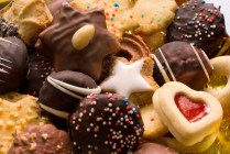 Christmas spice-cakes with chocolate